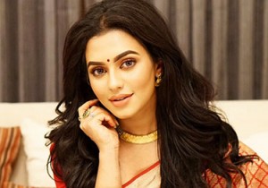 Nusrat-Faria.