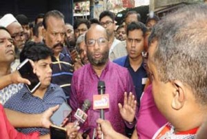 Minister-Rezaul-Karim-fire-visit-pic